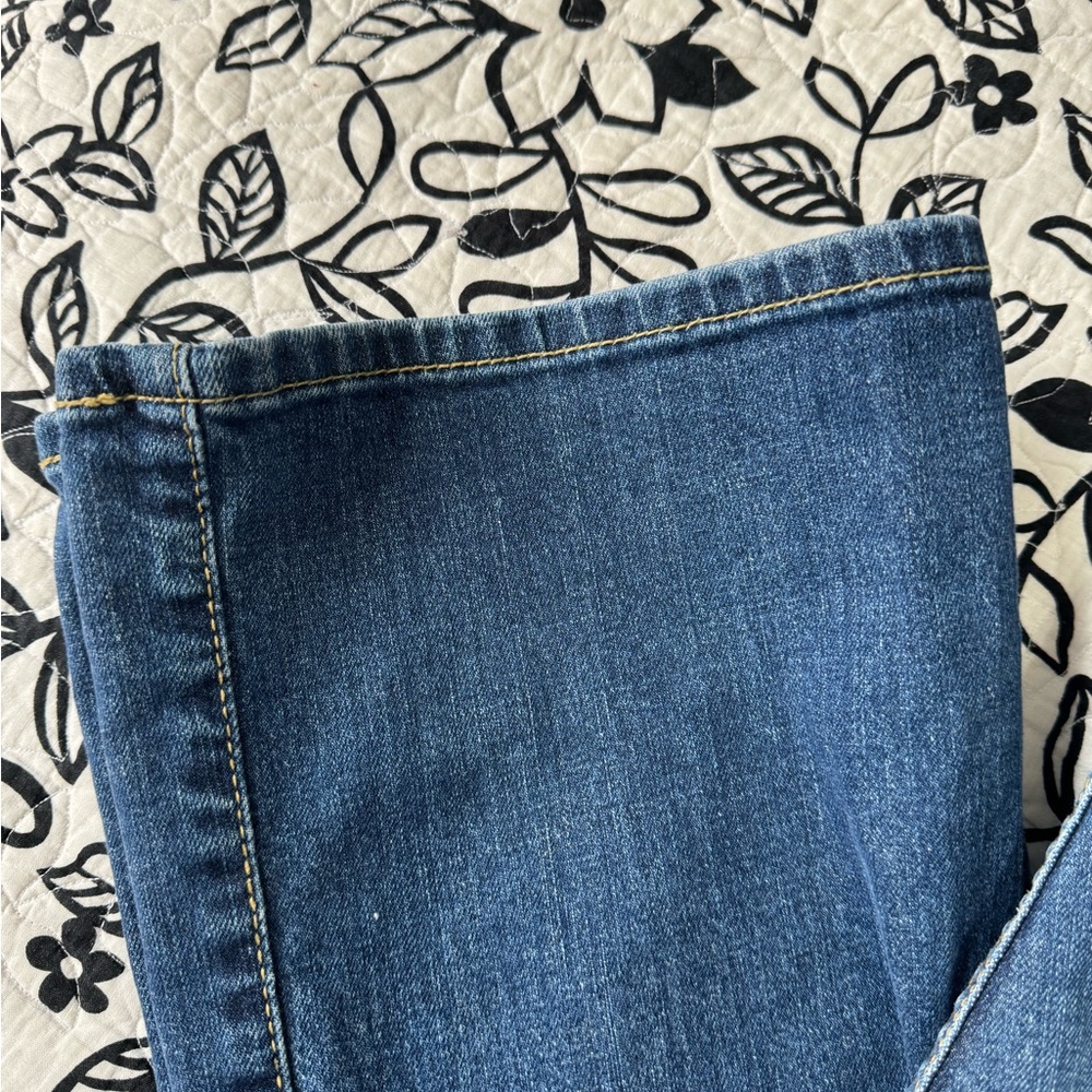 ❤️ (1)Ladies Levi’s jeans, size 10medium. Great condition. No tears or wear - Picture 11 of 13
